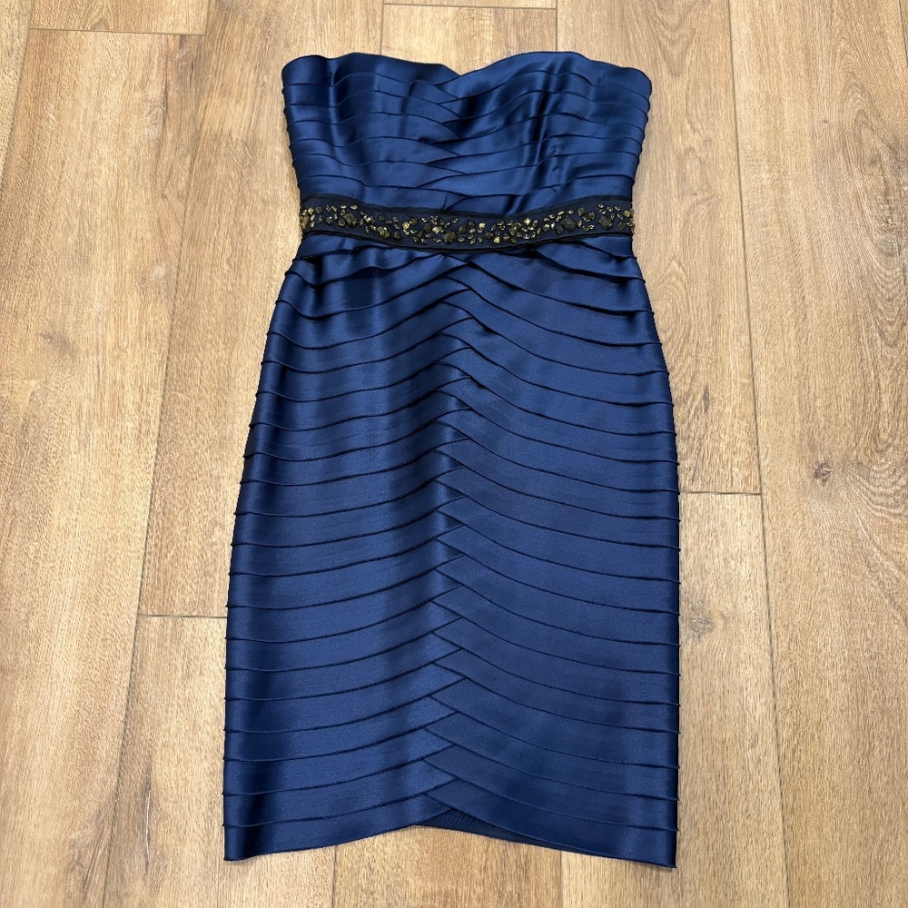 🌟BCBG MAXAZRIA🌟 FLUTED STRAPLESS EMBELLISHED COCKTAIL DRESS NAVY SZ 6